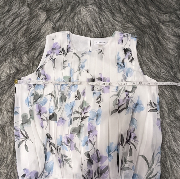 🤍SOLD💙Calvin Klein floral pleated tank - Picture 6 of 7
